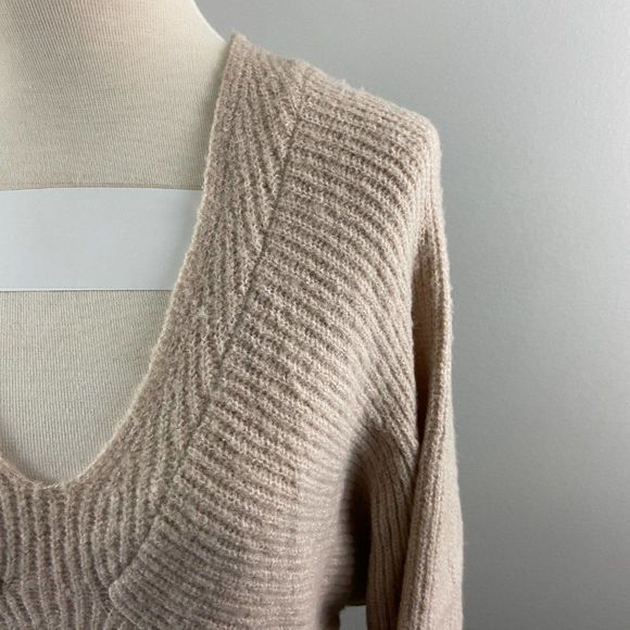 NWT LEITH‎ Tan Memoir V Neck Sweater (XS) - Picture 3 of 8